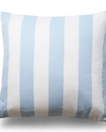 Pudebetræk   100  Blødt Og Lækkert Bomuldssatin 60x63 Cm Lyseblåt Og Hvidt Nordic Stripe Pudebetræk Fra By Night