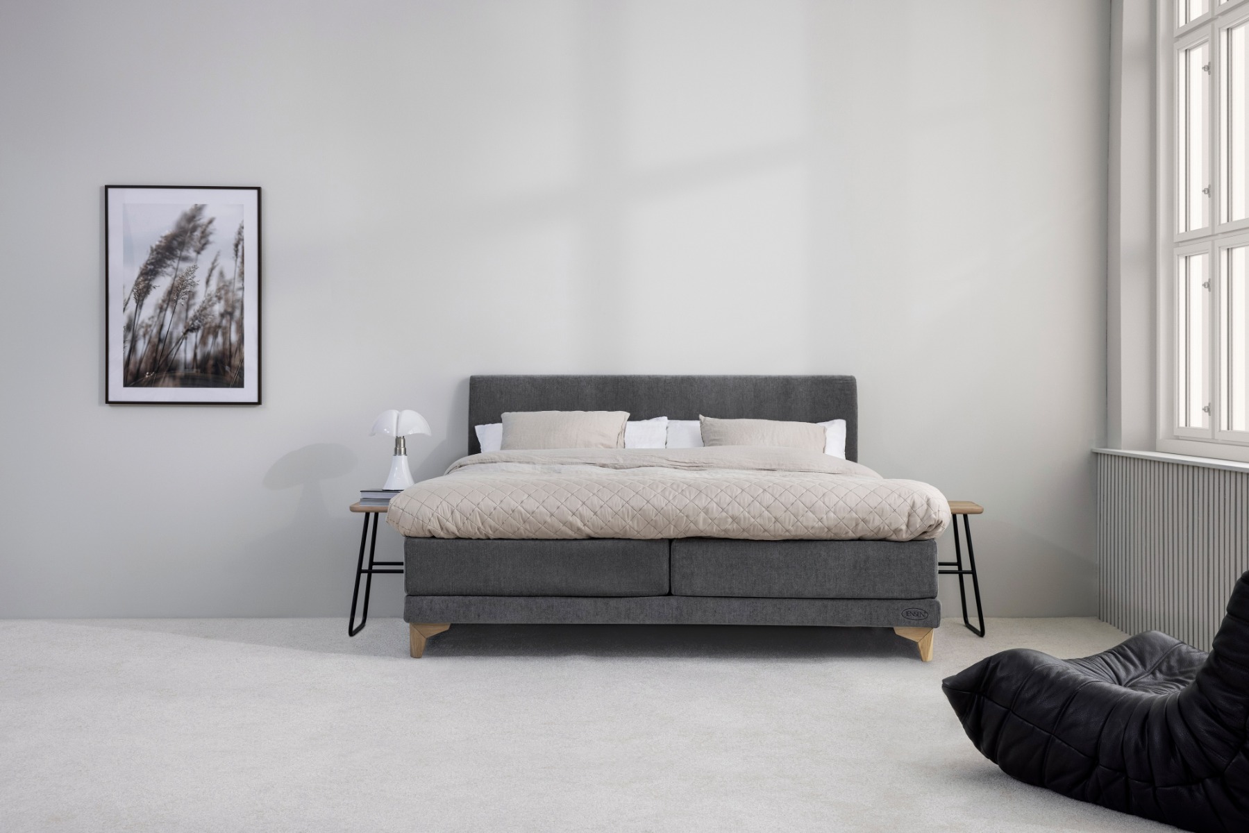 Jensen Ambassadør Lean Elevationsseng 210x210 Cm Inkl Sleep Top