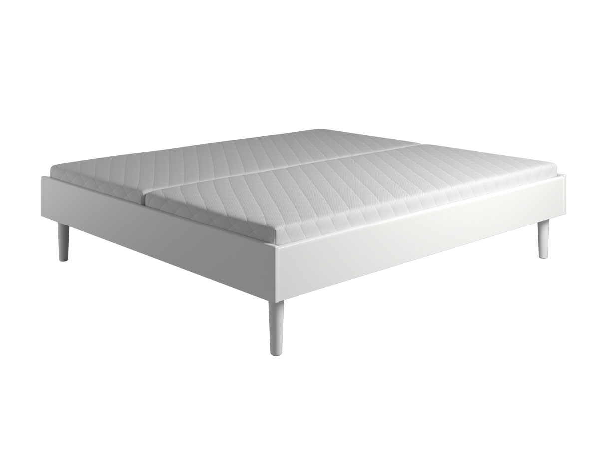 Kaagaard  380 Sengeramme-hvid-140x200-med Bærelister-træben-uden Gavl