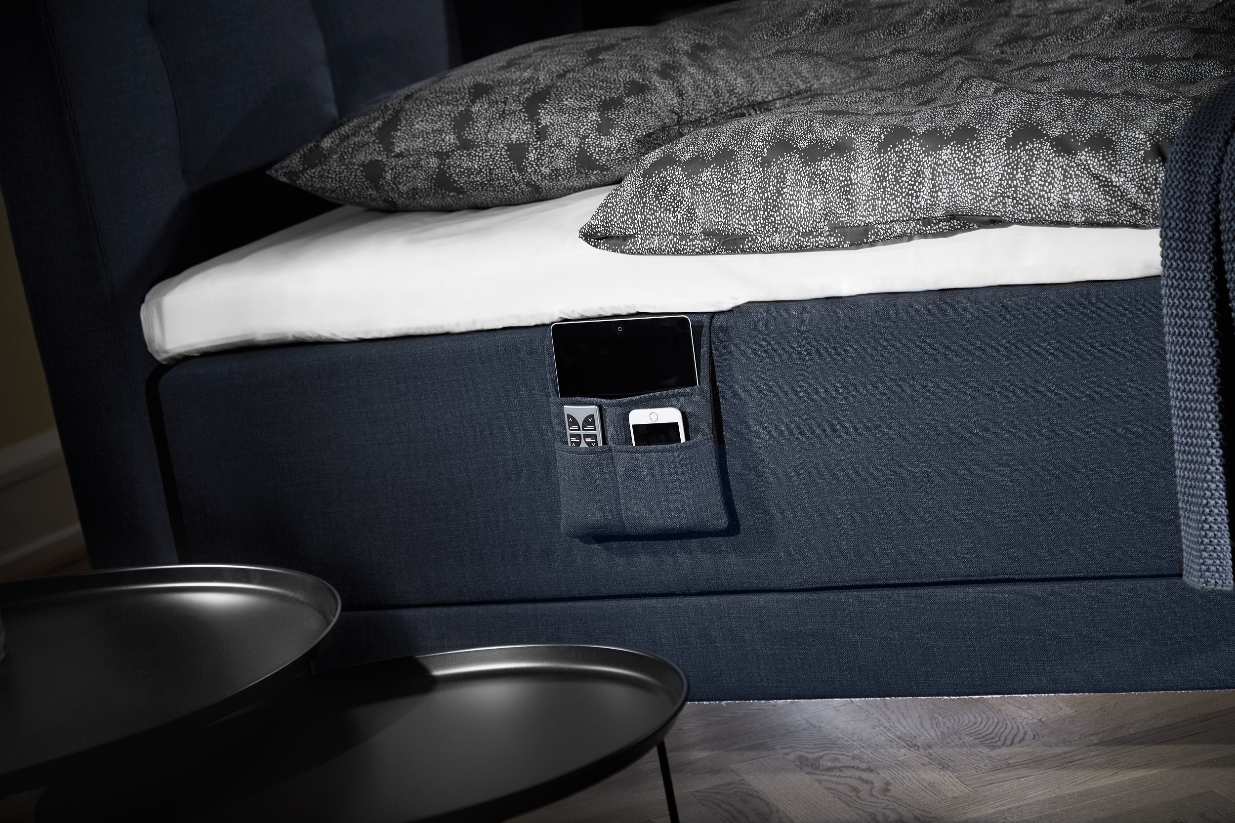 Livingbed Sideholder Til Fjernbetjening Og Ipad